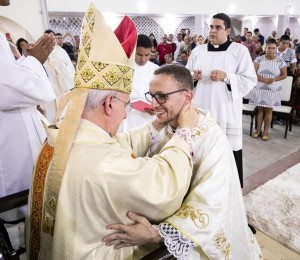 Religioso Dehoniano é ordenado sacerdote em Ribeirão/PE